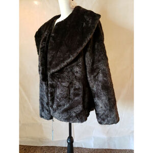 NWT Avenue Black Faux Fur Jacket, zip front